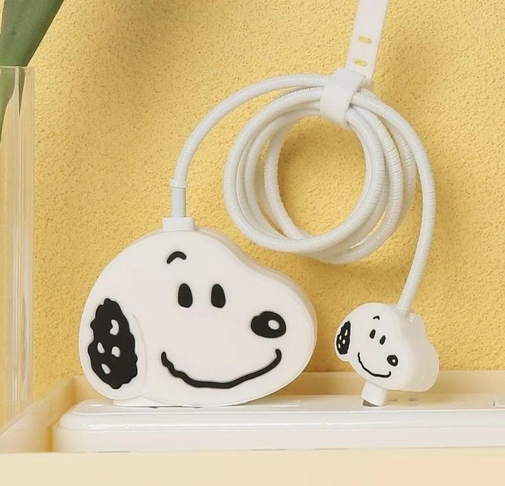 Snoopy cute iphone cable charge protector case