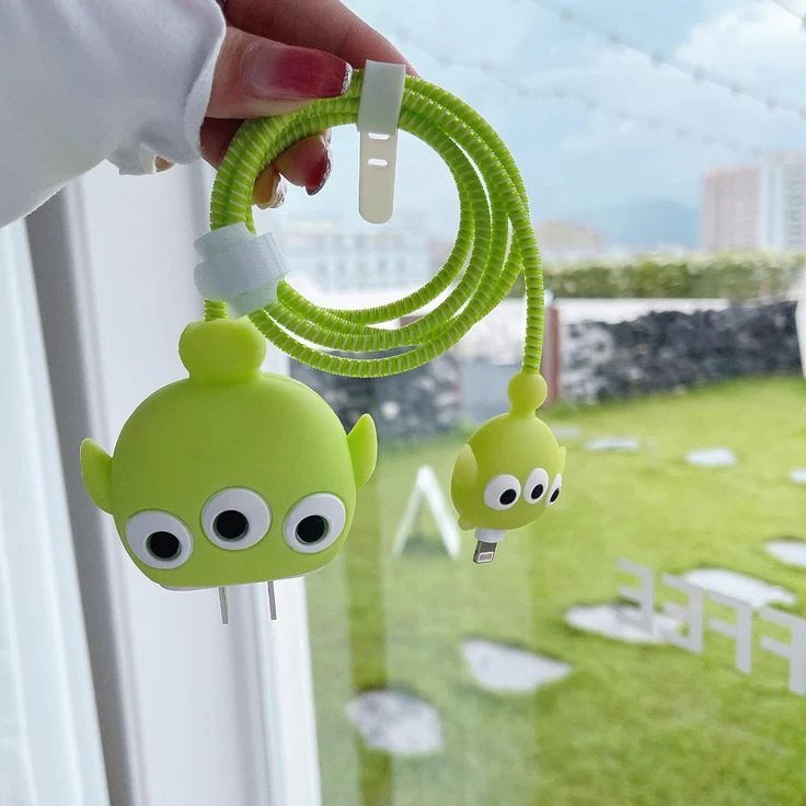 3 eye alien iphone cable charger protector