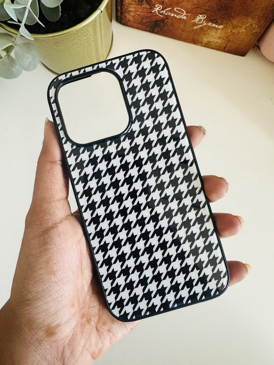 Black and white hounds tooth case