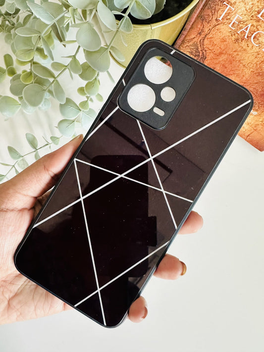 Black geometry lines case